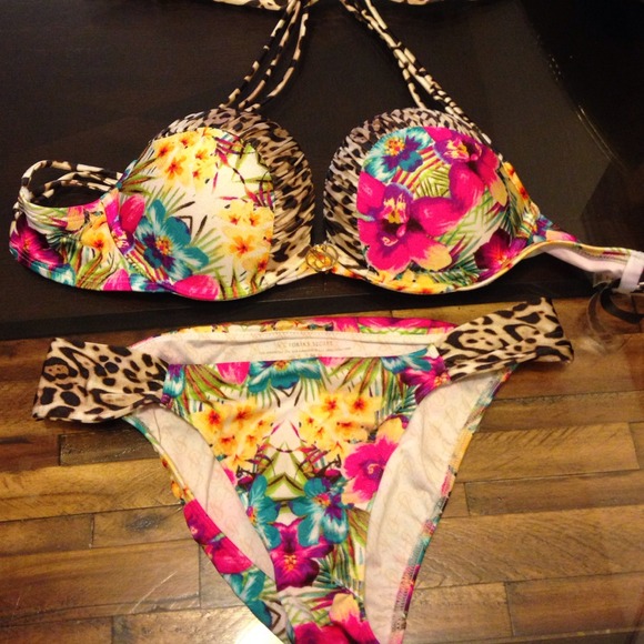 Victoria secret bombshell
