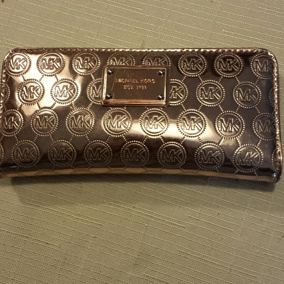 🌟🌟Michael Kors Rose gold wallet🌟🌟