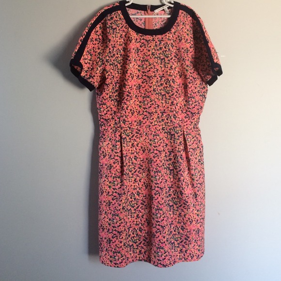 Patterned Shortsleeve Dress