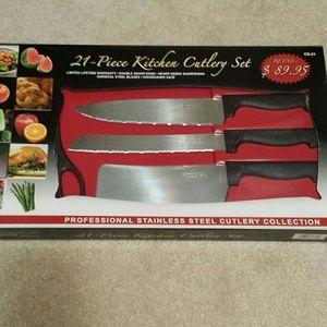 NWT 21 - Piece Kitchen Cutlery Set