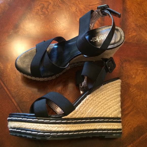 Charles David black sandals