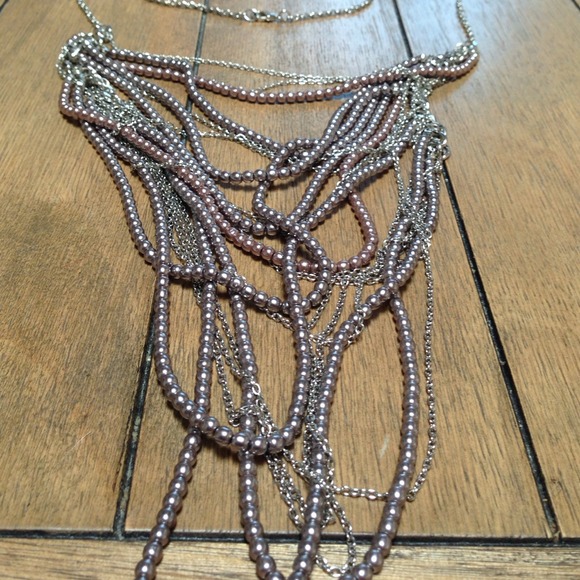 Banana Republic Silver and Pearl Chain Necklace - Picture 2 of 3