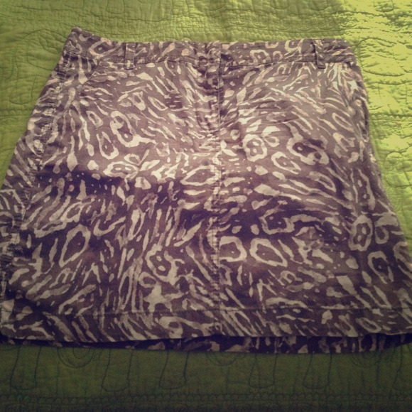 Cute patterned Ann Taylor loft pencil skirt