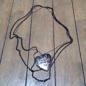 Urban Outfitters Three Chain Heart Lockett