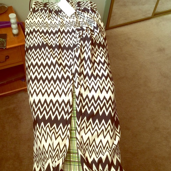 black & ivory designed, elastic bottoms pants