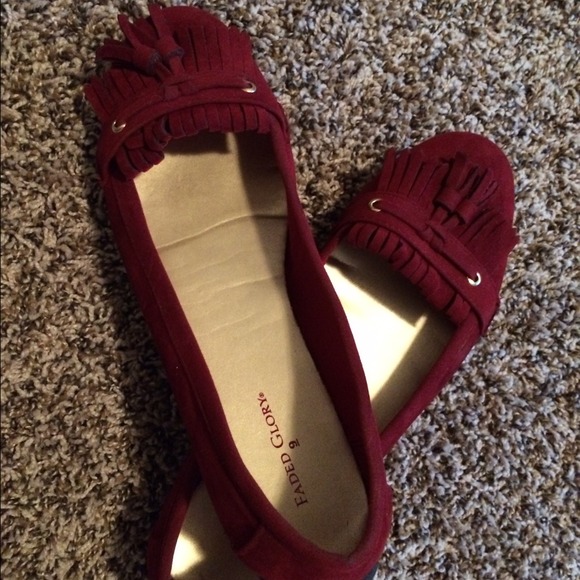 Sold in bundle to @ncharle3 Red Moccasins.