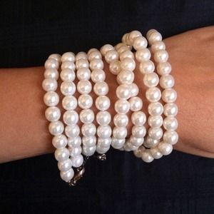 Long pearl Necklace.