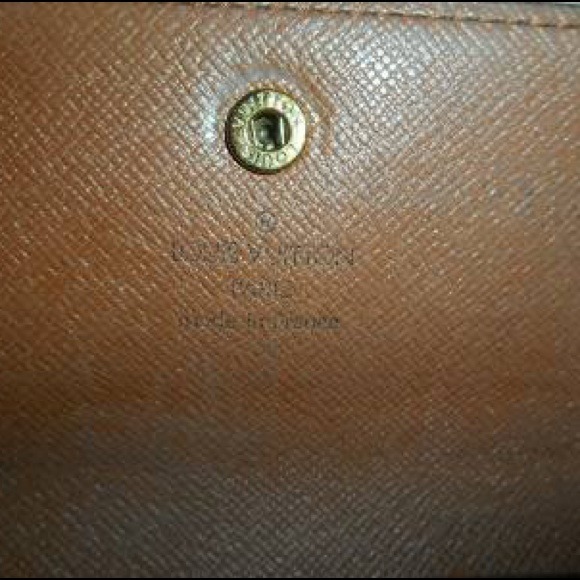 SOLD 100% Louis Vuitton Vintage Button Wallet - Picture 4 of 4