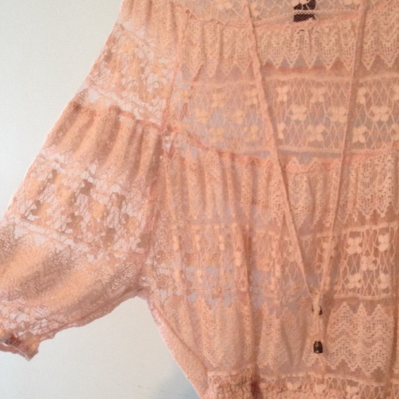🚫TRADED🚫BOHO lace pink top - Picture 2 of 2