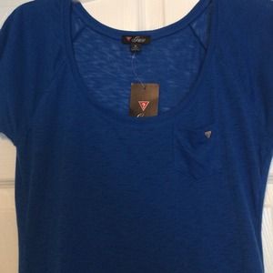 Guess top 💙