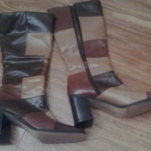 Brown sqared toe boot