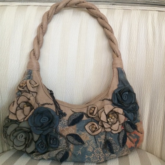Hobo style handbag