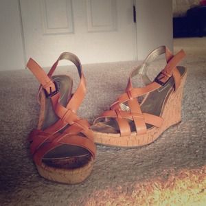 GUESS wedges