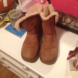 chestnut uggs