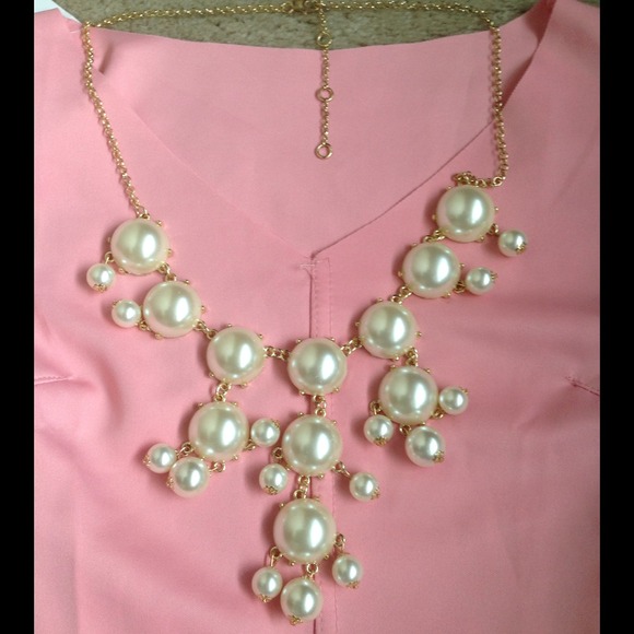 Accessories - Pearl Statement Necklace