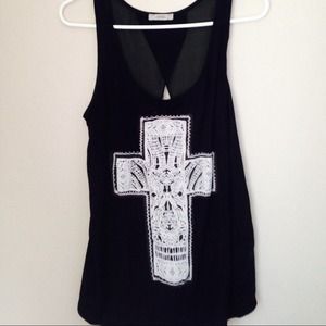 Flowy cross tank.