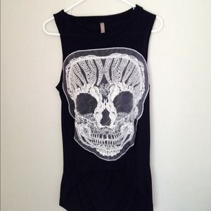 high low skull tank.