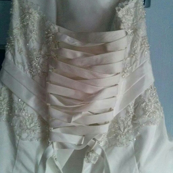 Wedding Dress - Picture 2 of 2