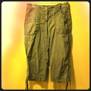 H&M Classic Cargo Capris