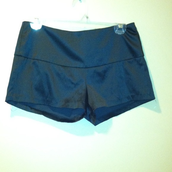 Silk Hot Pants 😍😘