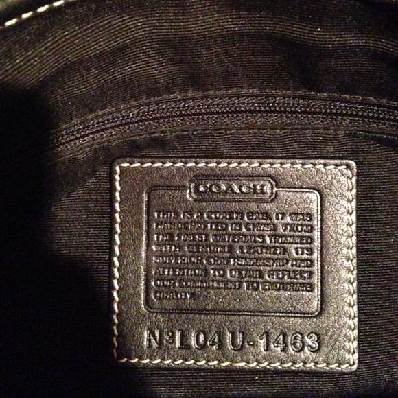 Classic Coach Handbag - Picture 3 of 4