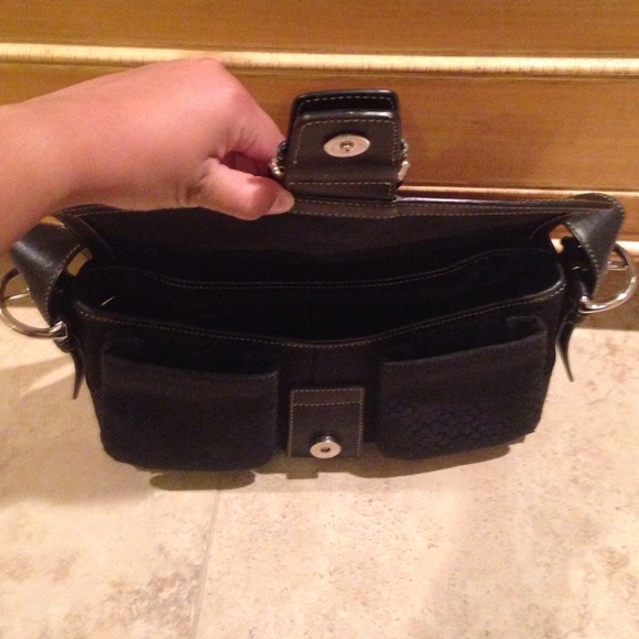 Classic Coach Handbag - Picture 4 of 4