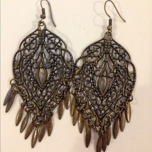 Vintage gold dangling earrings