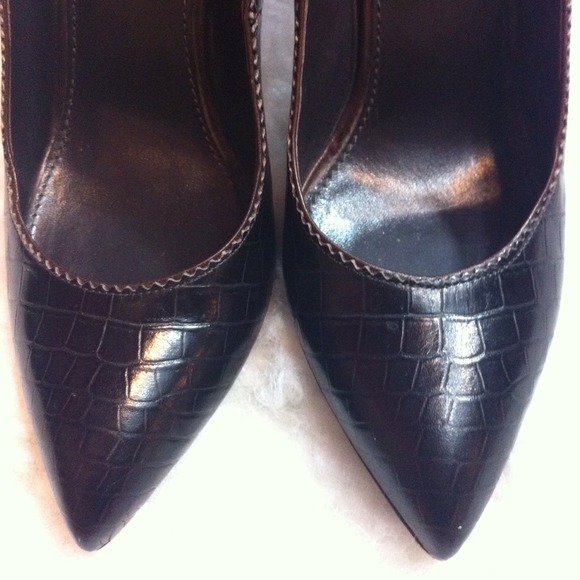 Authentic YSL Croc Embossed Heels! - Picture 2 of 4