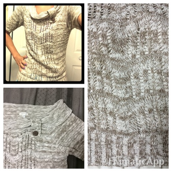 ❌SOLD❌Soft cream & white sweater Maurices - Picture 1 of 3