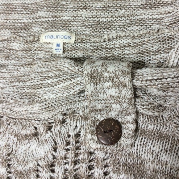 ❌SOLD❌Soft cream & white sweater Maurices - Picture 3 of 3