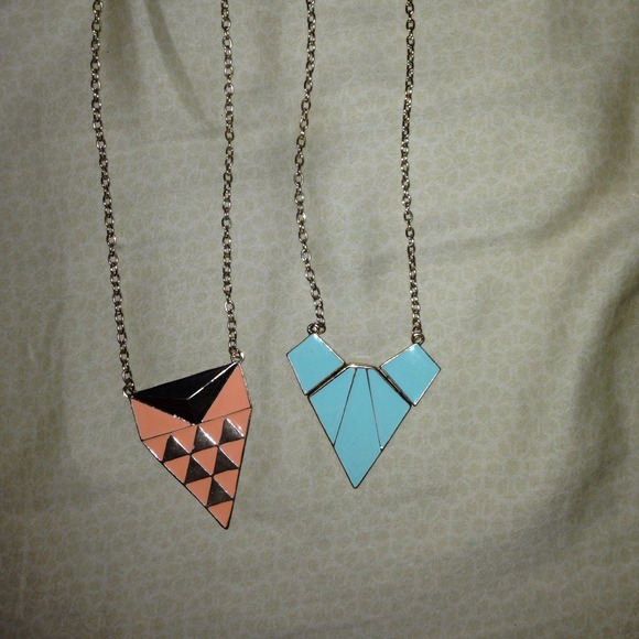 ✳️reduced price✳️ 2 necklaces