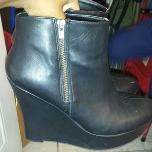 Black ankle wedge booties