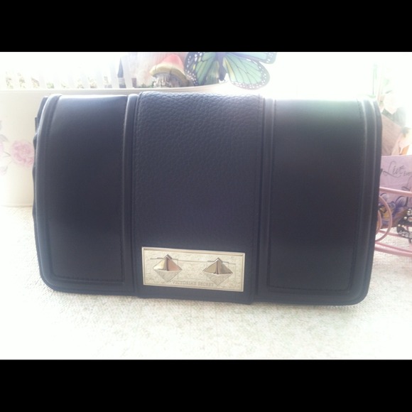 Victoria's Secret black leather look clutch bag!