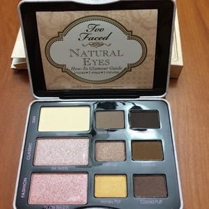 Natural eyes shadow by Too Faced