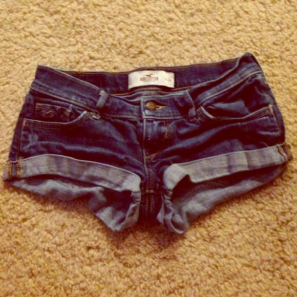 Hollister low rise short shorts