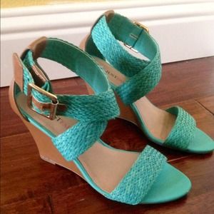 NWOT JustFab Turquoise Wedges
