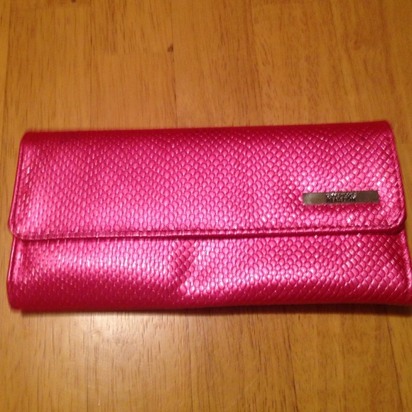 Kenneth Cole reaction wallet 🌟pink