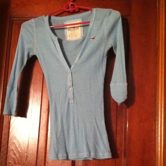 Hollister size small shirt