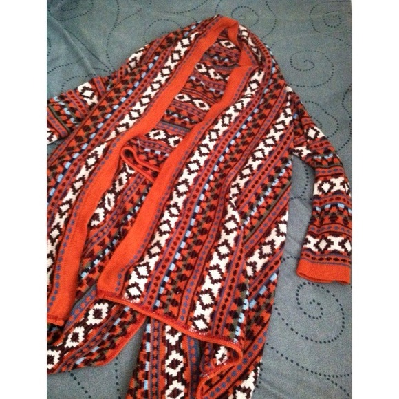 Tribal pullover