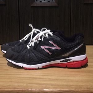 New balance tennis shoes size 9