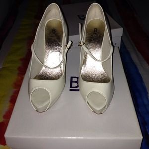 Baker shoes bone