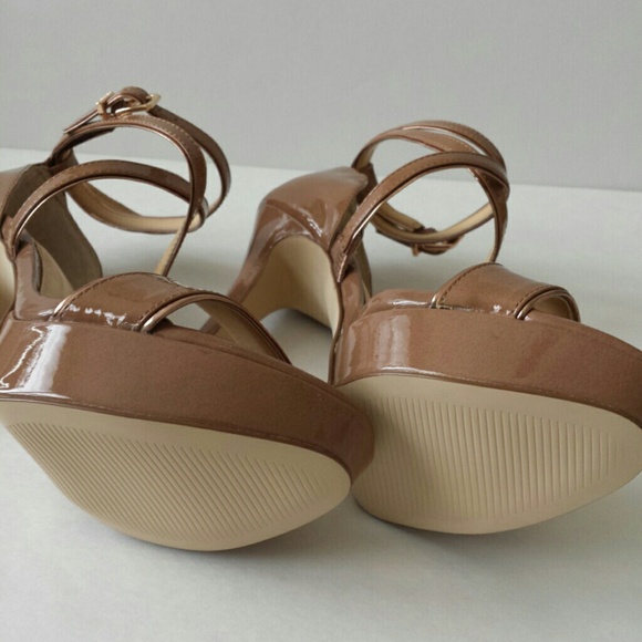 SOLD NIB Gianni Bini Emily Tan Platform Sandals - Picture 2 of 2