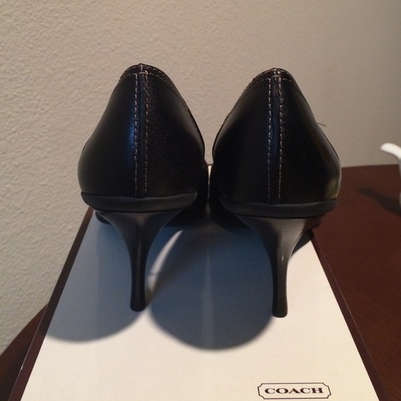 Coach Heels - Picture 4 of 4