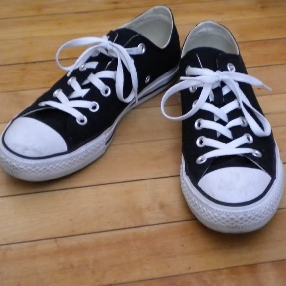 Black converse