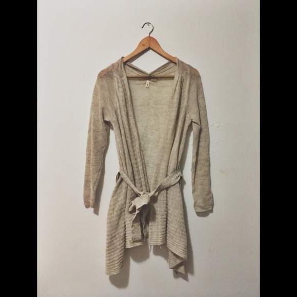 Anthropologie Sweaters - ❄️LAST CHANCE!❄️ Anthropologie tie-sweater