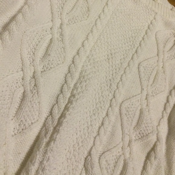 SOLD 🚫 Sweater - Picture 2 of 3