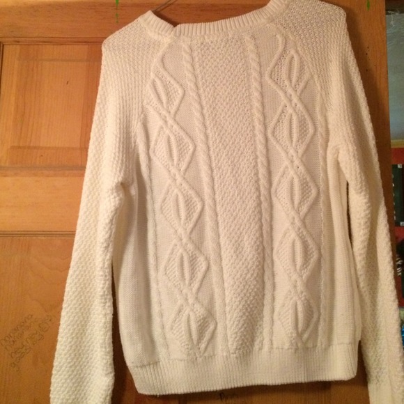 SOLD 🚫 Sweater - Picture 3 of 3