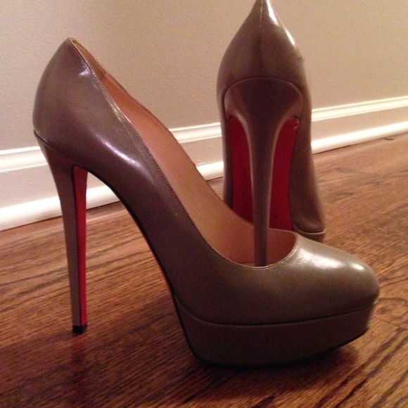 Authentic Christian louboutin Bianca pump.