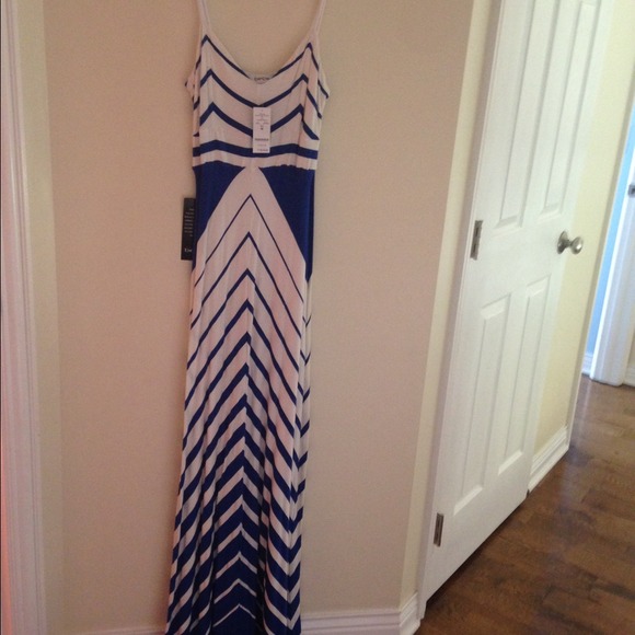 Bebe maxi dress