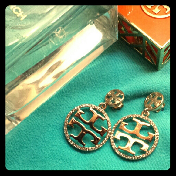 Super sale today only 11/3 tory dangling earring